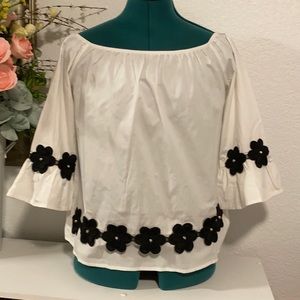Romeo & Juliet White w/ Black Flowers Blouse M